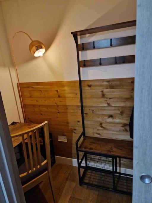 Two-Bedroom Cosy Country Lodge With Private Patio Greenhithe Zewnętrze zdjęcie