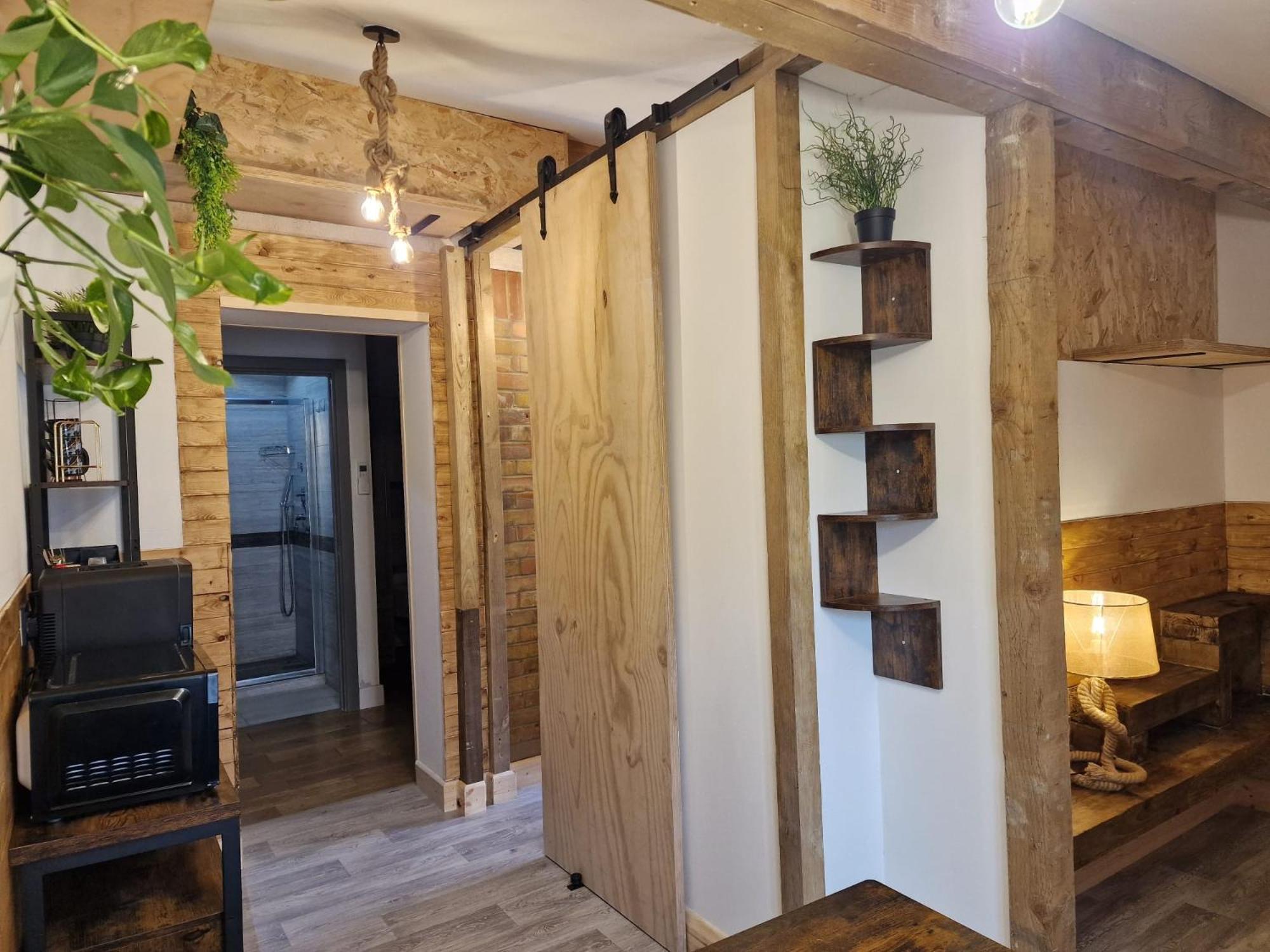 Two-Bedroom Cosy Country Lodge With Private Patio Greenhithe Zewnętrze zdjęcie