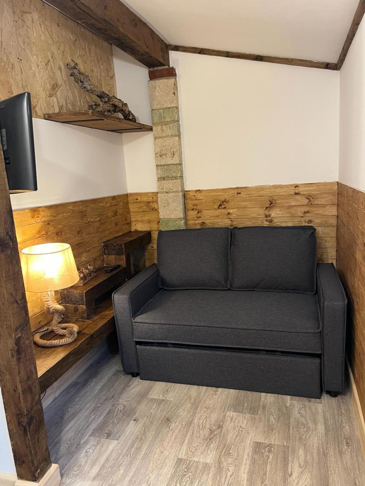Two-Bedroom Cosy Country Lodge With Private Patio Greenhithe Zewnętrze zdjęcie